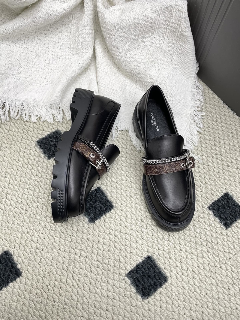 l0vis Vvtt0n loafers